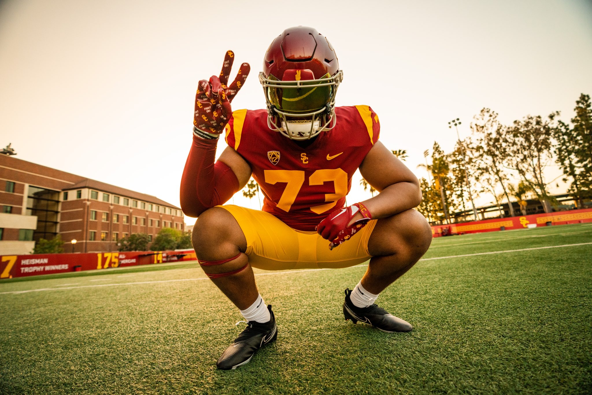 USC locks in official visit with 4-star OL, key 2024 target out of Texas - Saturday Out West
